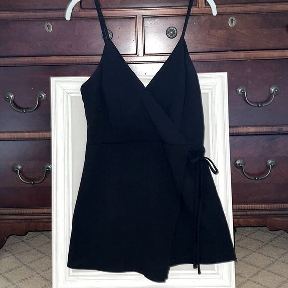 Solemio Black crepe feel romper with wrap front and side tie - M - Picture 1 of 10